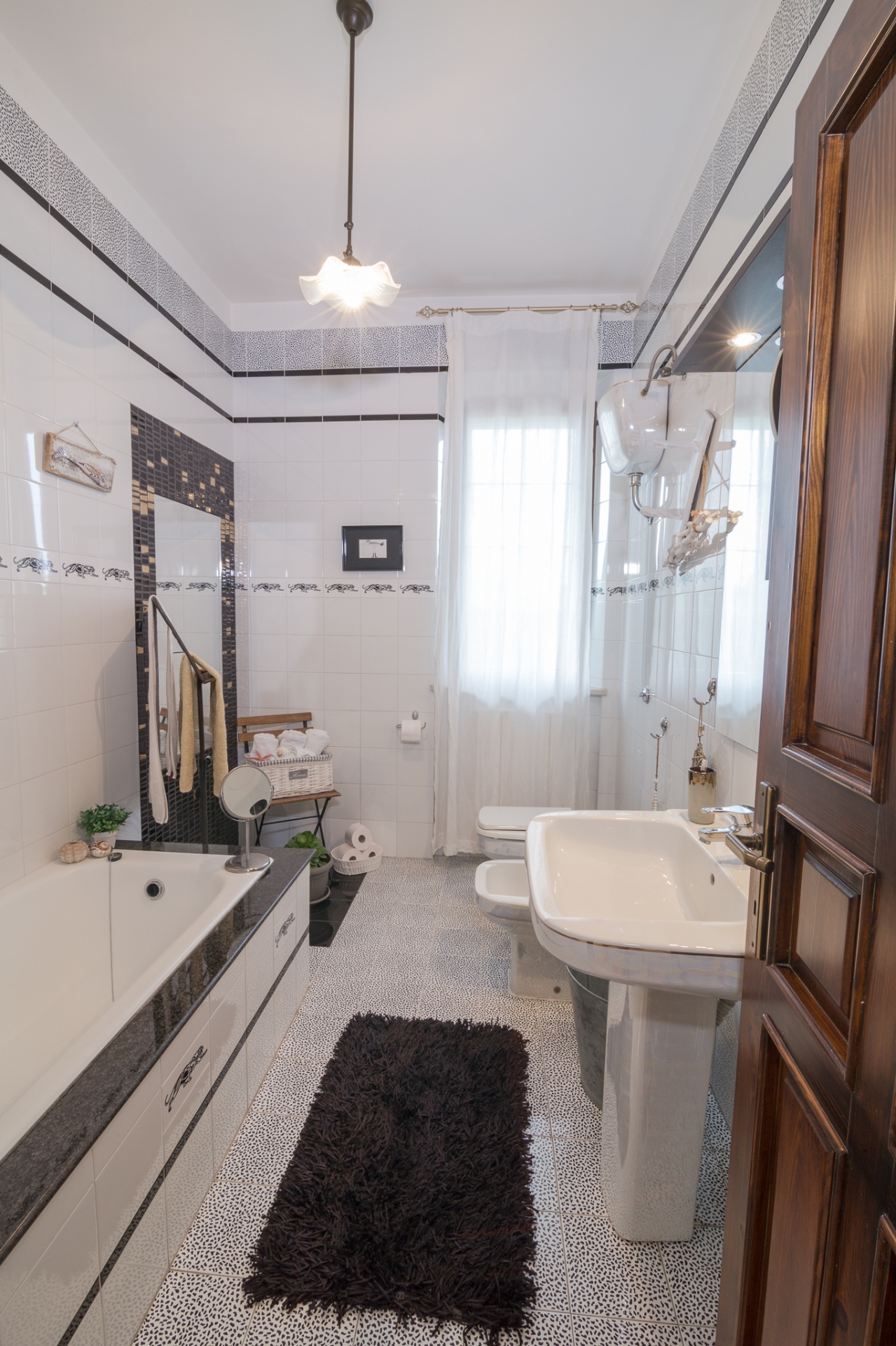 Maison Mi.Rì. Termoli — bagno con vasca, bidet e doccia